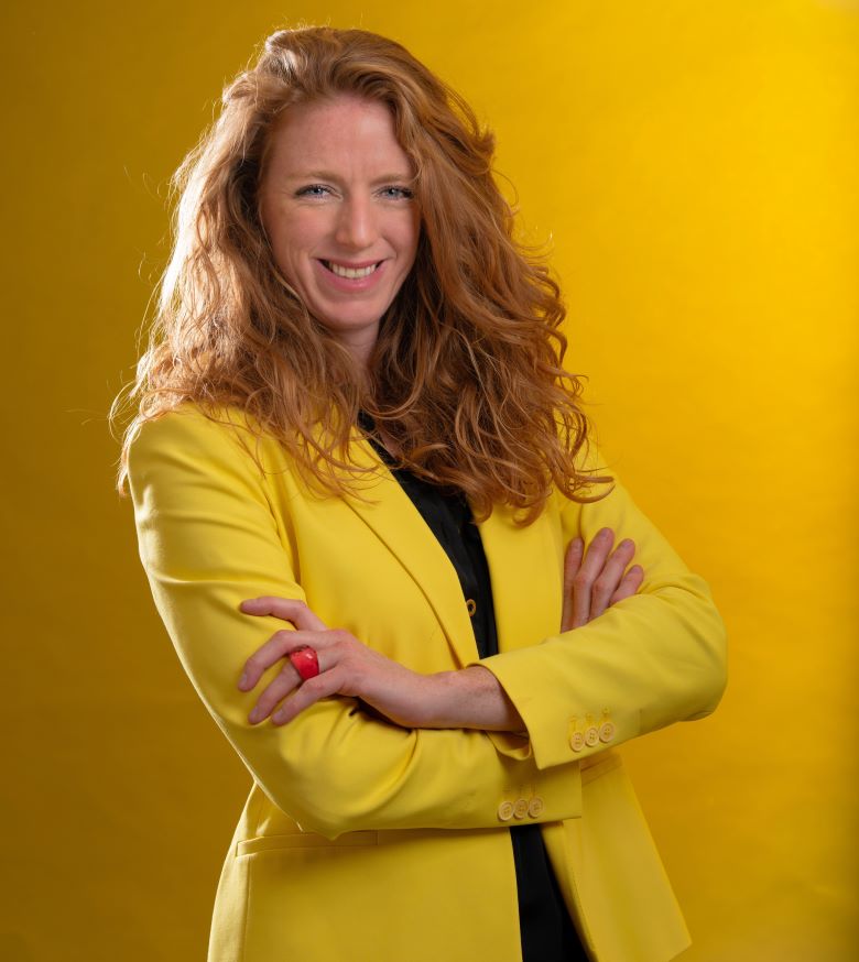 Marieke_Hopman_ artistiek_directeur_November_Music_fotograaf_Menno_Emmink1.jpg title = 